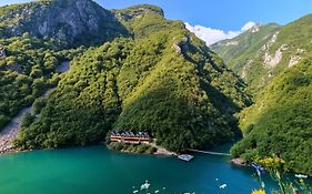 Riverside Komani Lake